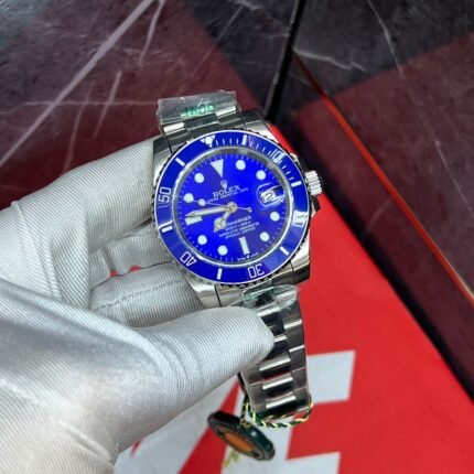 Rolex Oyster Perpetual Submariner Date Watches