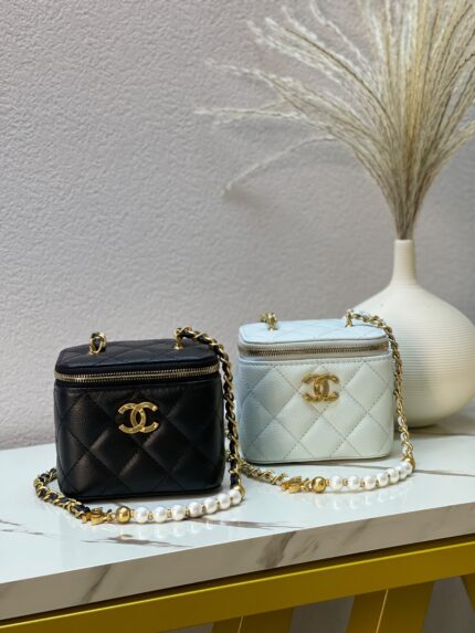 Chanel Vanity Case Crossbody Bags