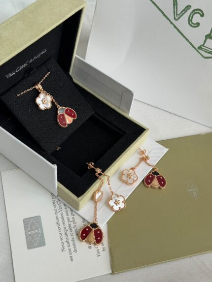 Van Cleef & Arpels Necklace & Earrings Set