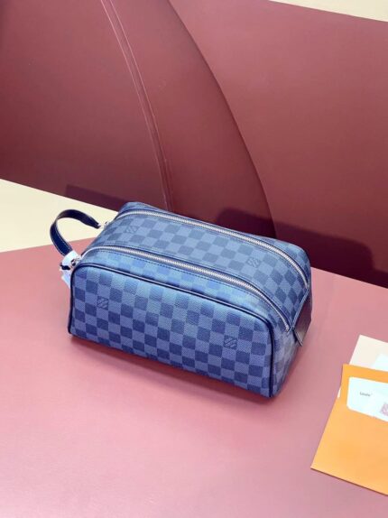 Louis Viutton Damier Toilet Pouch