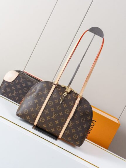 Louis Vuitton Shoulder Bags