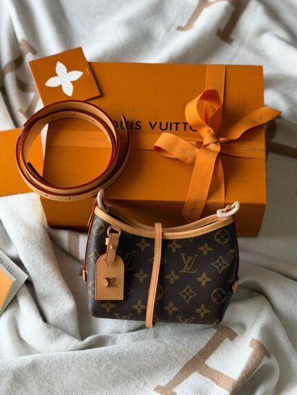 Louis Vuitton Mini Pochette Bag