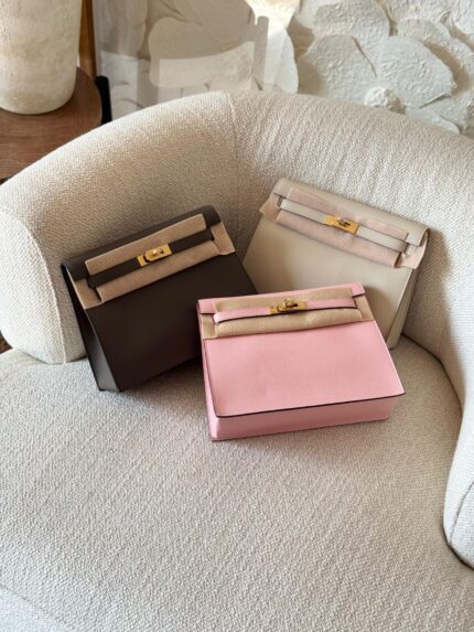 Hermès Kelly Clutches