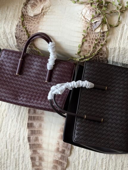 Bottega Veneta Andiamo Tote Bags
