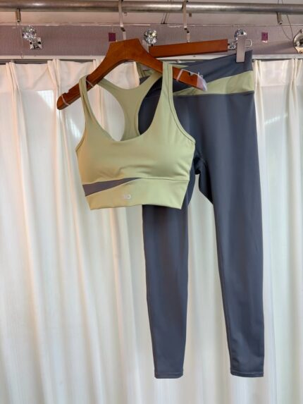 ALO Yoga Elevated Color-Block Sets