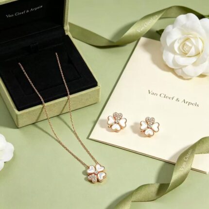 Van Cleef & Arpels Cosmos Small Clover Set