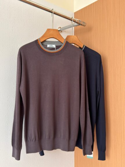 Hermès Contrast Collar Fine Knit Sweaters