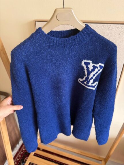 Louis Vuitton Intarsia LV Logo Boucle Sweaters