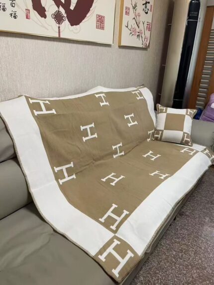Hermes Avalon III Throw Blanket & Pillow Sets
