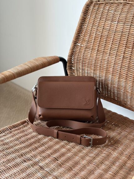 Louis Vuitton Aerogram Takeoff Messenger Bag