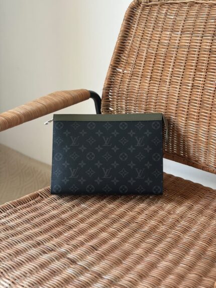 Louis Vuitton Pochette Voyage MM Clutch
