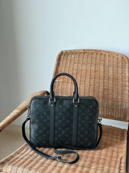 Louis Vuitton Porte Documents Voyage PM