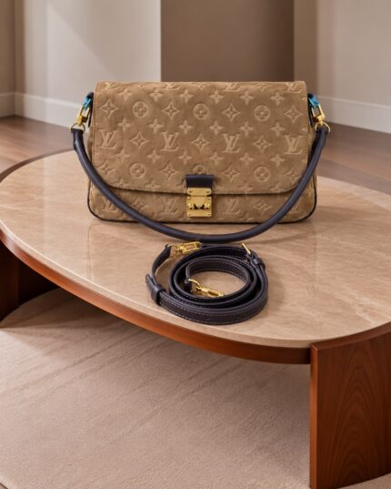 Louis Vuitton Pochette Metis Bag
