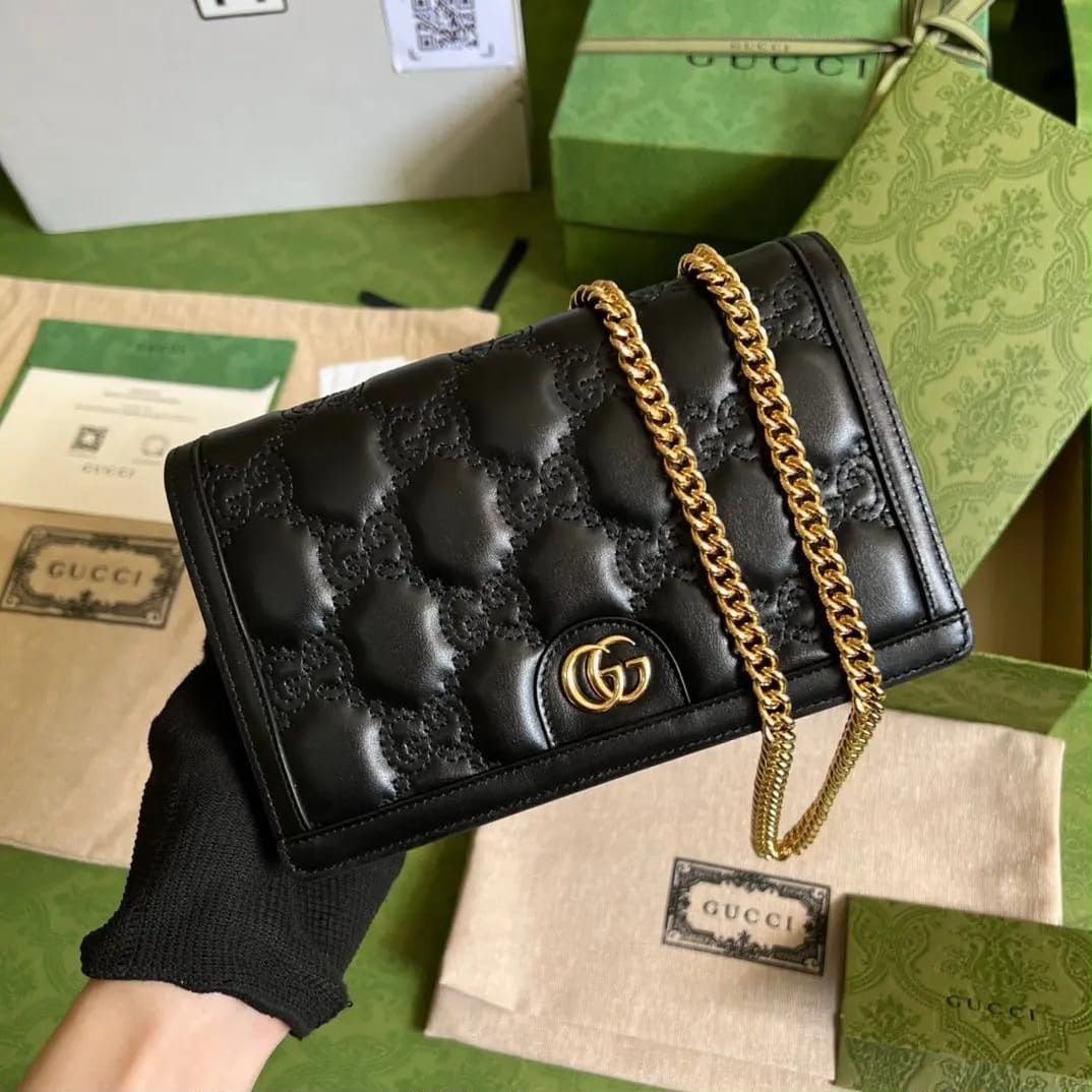 Gucci  Matelassé Chain Shoulder Bag
