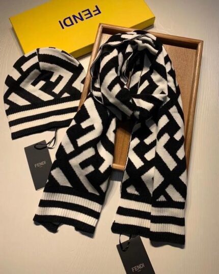 Fendi FF Jacquard Beanie and Scarf Set