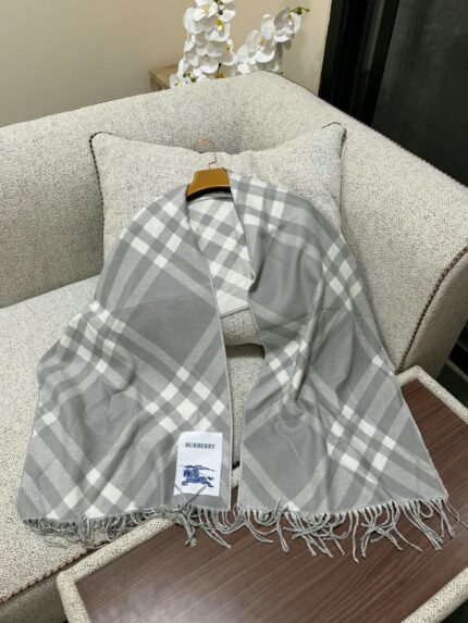 Burberry House Check Wool Scarfs