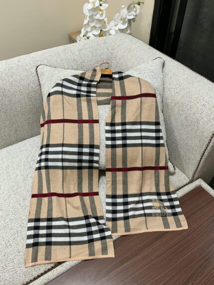 Burberry Vintage Check Wool Scarfs